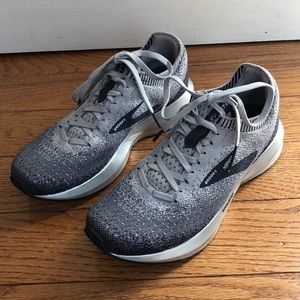 Brooks Levitate 2